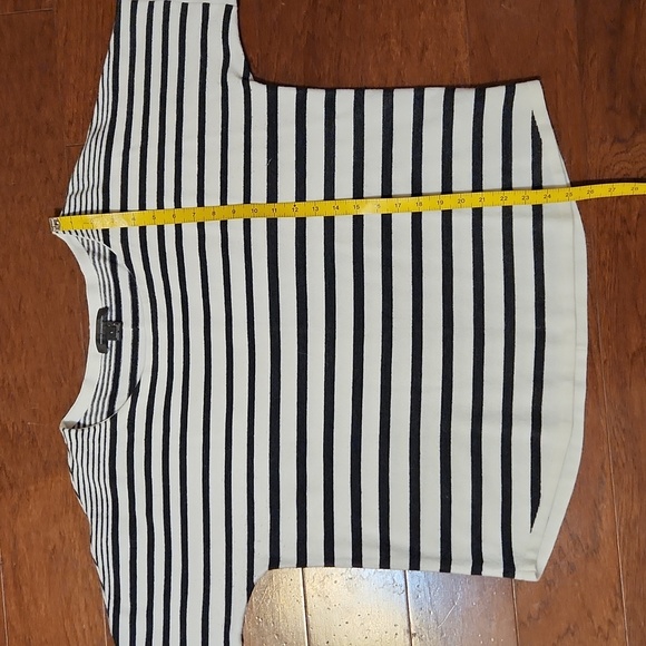 French Connection Gray/White Ribbed Trim Boatneck Sweater Top Size Large - Picture 8 of 8